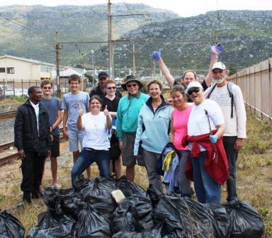 Juanita & the Dutch Reformed Church in a litter clean-up